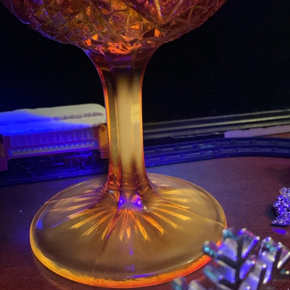 Vintage Viking Glass Tawney Chalice Amberina red to yellow   Orange glow - Picture 3 of 3